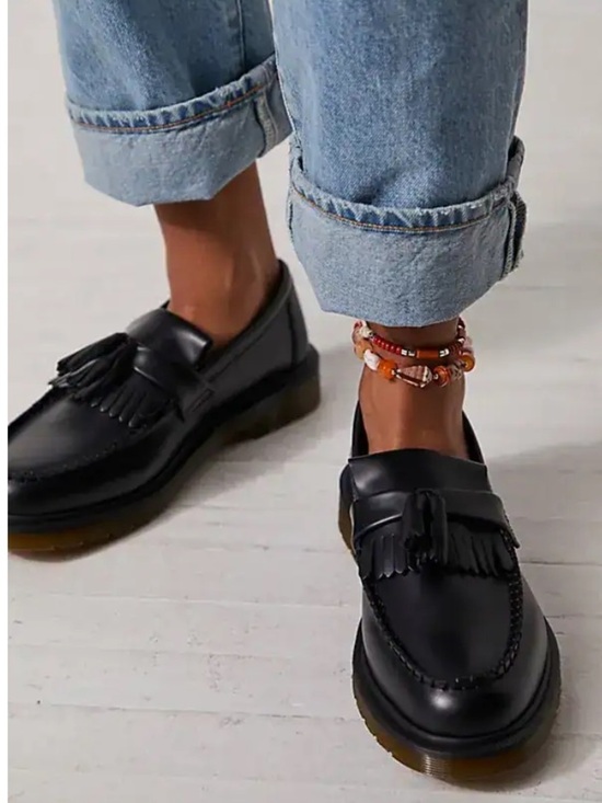 Dr. Martens Shoes - ADRIAN SMOOTH LEATHER TASSLE LOAFERS Size *9 Women’s/ 8 Men’s